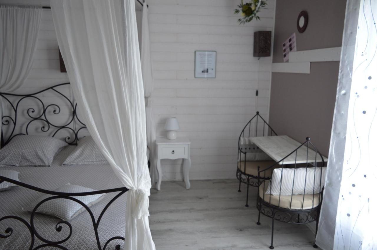 Au Coeur Du Bien Etre, Chambre D'Hotes Avec Piscine Chauffee Et Couverte, Spa, Sauna, Massages Monteaux Exterior photo