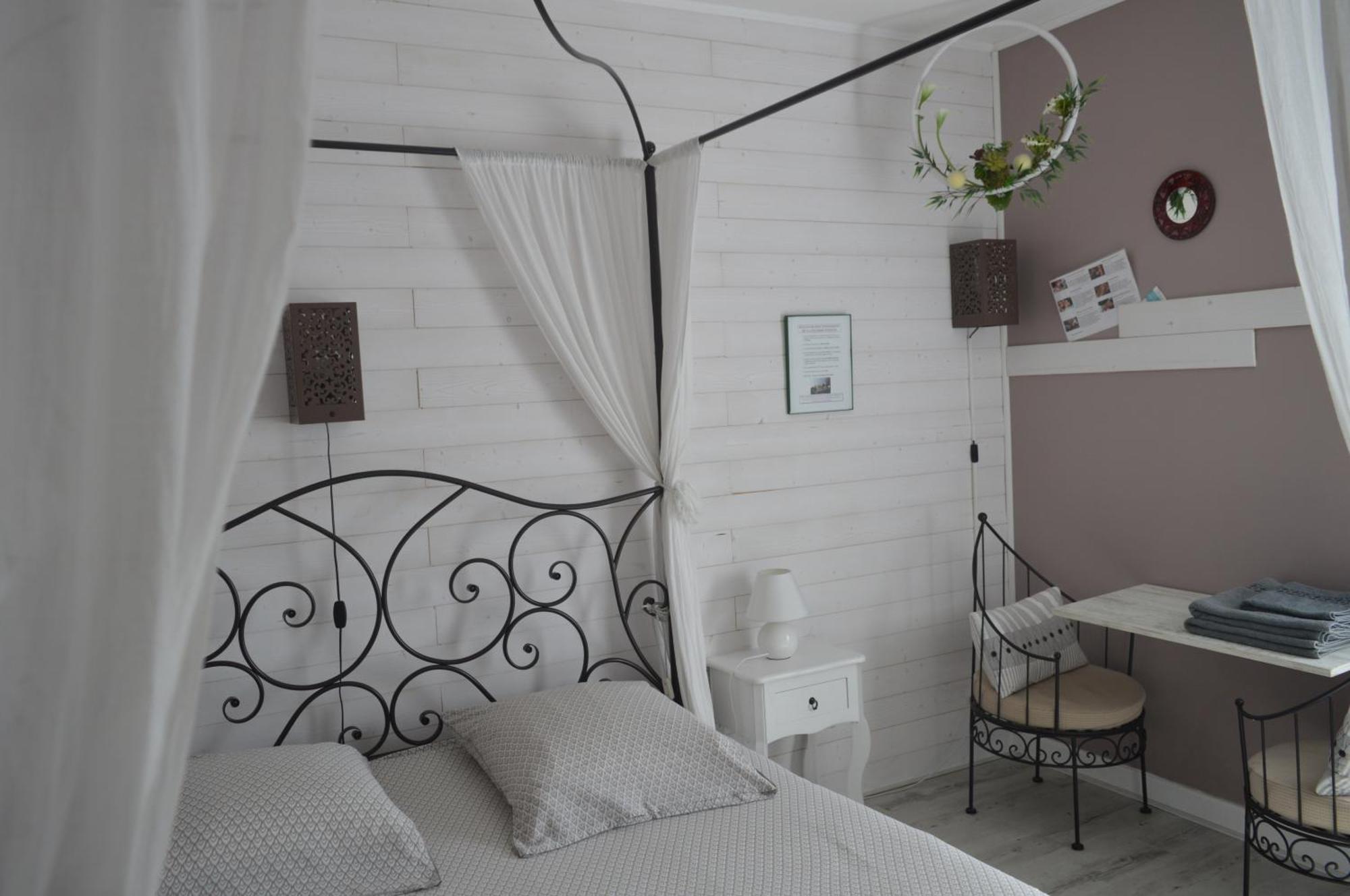 Au Coeur Du Bien Etre, Chambre D'Hotes Avec Piscine Chauffee Et Couverte, Spa, Sauna, Massages Monteaux Exterior photo